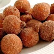 Bolinho de chuva com bananas