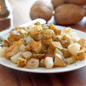 Batata com cebolas e ervas.