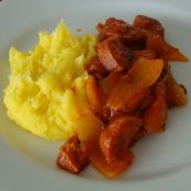 Calabresa com purê de mandioquinha