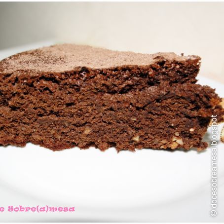 Bolo de Alfarroba, Amêndoa e Goji