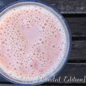 Batido de iogurte com morangos e pêssego