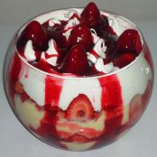 Verrine de merengue e morango