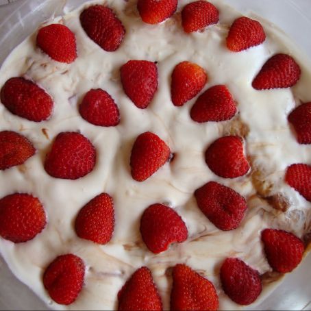 TORTA SENSAÇÃO DE MORANGO