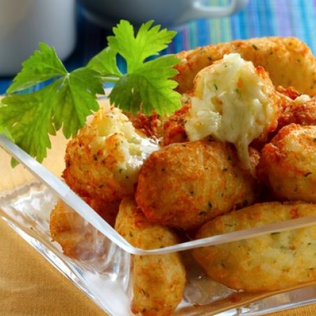 Bolinho de Arroz e Batata Recheado com Queijo