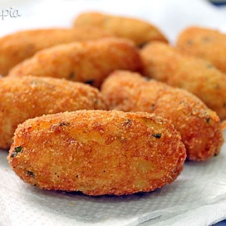 Bolinho de bacalhau com farinha de rosca crocante 