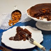 Bolo de chocolate e amêndoa com coração mole