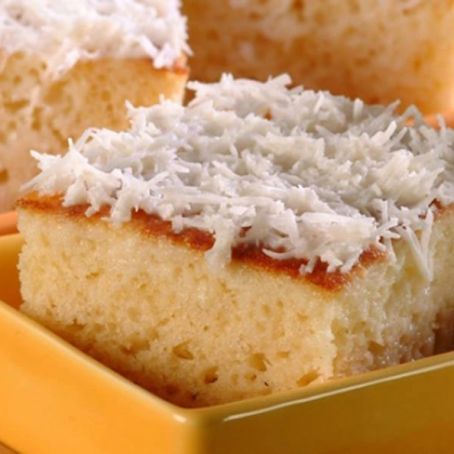 Bolo de coco molhadinho