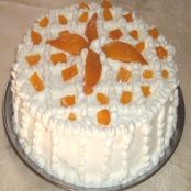 Bolo de Pêssego com Cobertura de Chantilly