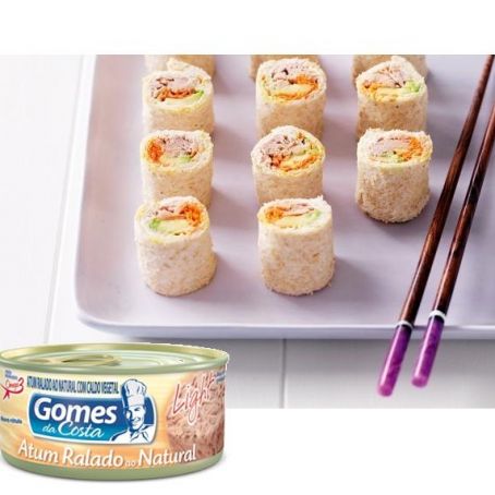 Sushi de atum, cenoura e abacate