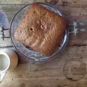 Bolo de Tâmaras com calda de Caramelo