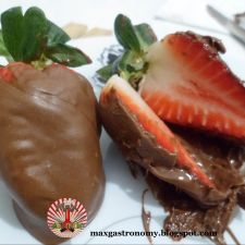 7 Pecados Capitais (GULA) : Morango com Creme de Avelãs coberto com Chocolate ao Leite