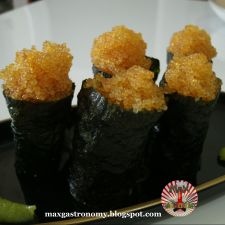 Tobiko sushi (Sushi de Ova de Peixe Voador)