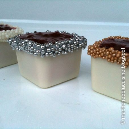 Mini Caixinha de Chocolate com Doce de Coco e Geléia de Morangos Caseira