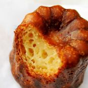 Canelé fava tonka