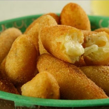 Bolinho de Mandioca com Queijo