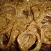 Bife acebolado com molho de maionese