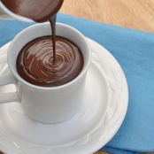 Chocolate quente com leite condensado