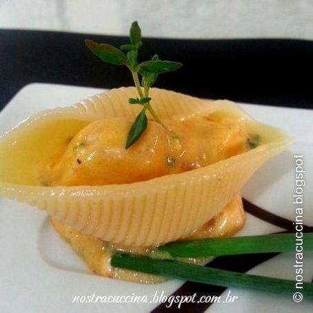 Conchiglione ao molho cremoso de camarão