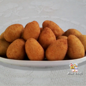 Coxinha de mandioquinha com carne seca