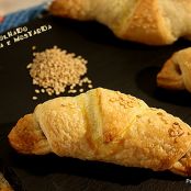 Croissants Folhados de Salsicha e Mostarda