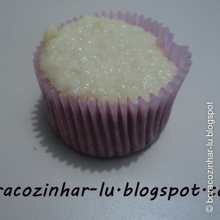 Cupcake de Coco com Cobertura de Cocada