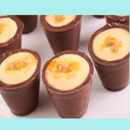 Copinhos de Chocolate com Maracujá