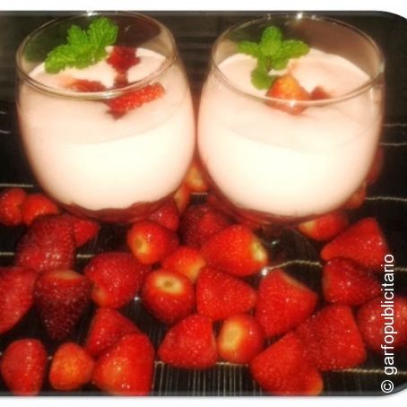 Danoninho Caseiro Com Geleia de Morango Caseira