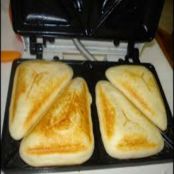 Pão de queijo na sanduicheira