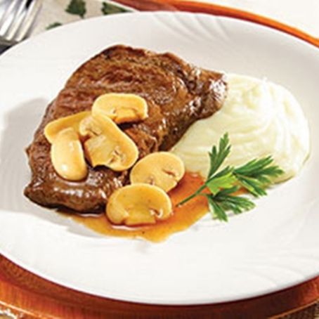 Bife com Molho de Champignon