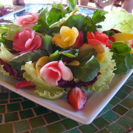 Salada com Flores Comestíveis