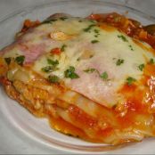 Lasanha ao molho branco e bolonhesa