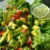 Salada tropical de abacate