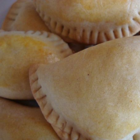 Pasteizinhos de queijo minas assados