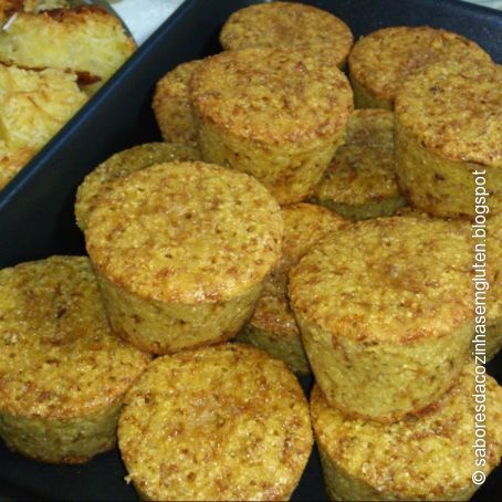 Cupcakes de milho verde,cenoura,coco ralado queimado e linhaça dourada: