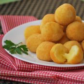 Bolinhas recheada de Queijo