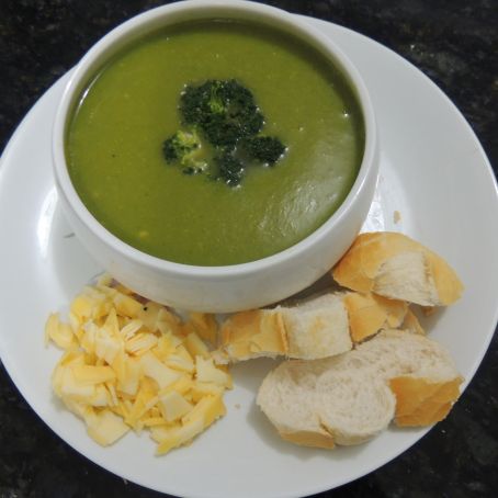 Caldo de brócolis