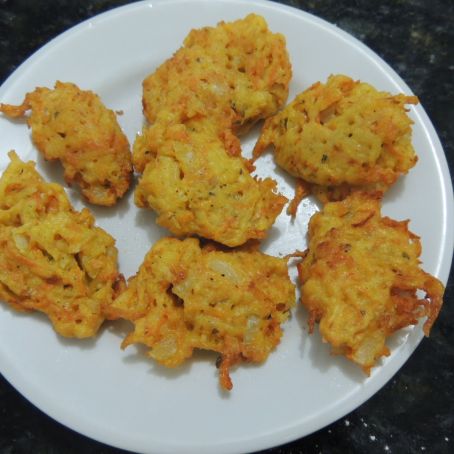 Bolinho de batata e cenoura ralada