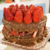 Bolo de Chocolate com Morangos