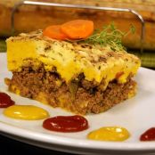 Torta de Cenoura Recheada com Carne Moída Temperada