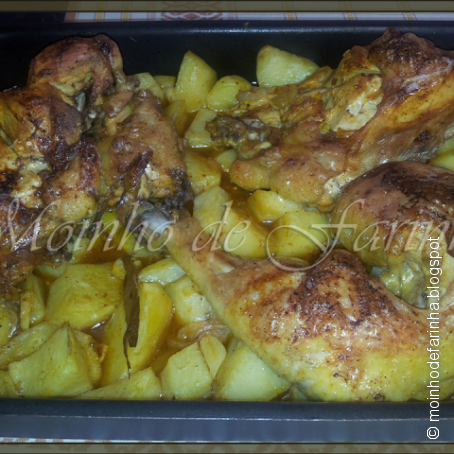 Frango no forno com batatinhas novas