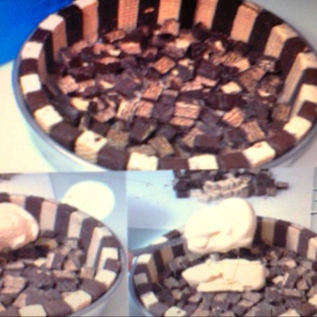 Torta de bis com sorvete delícia