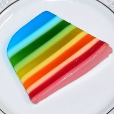 Gelatina Colorida arco íris em camadas 