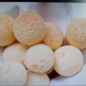 Pão de queijo com 3 ingredientes muito saboroso