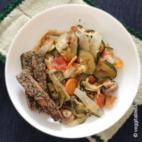 Legumes Salteados com Tiras de Tofu Grego