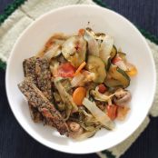 Legumes Salteados com Tiras de Tofu Grego