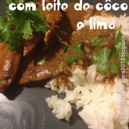 Peitos de frango com leite de côco e lima