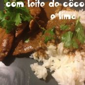 Peitos de frango com leite de côco e lima