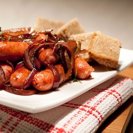 Linguiça acebolada com café