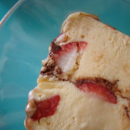 Sorvete de Leite Moça com Morango