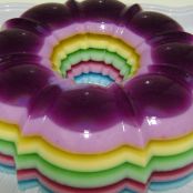 Gelatina colorida em camadas